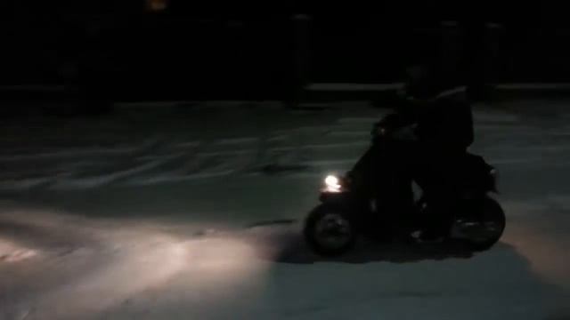 Покатушка зимой на Yamaha jog 70cc, с цепями противоскольжения смотреть онлайн