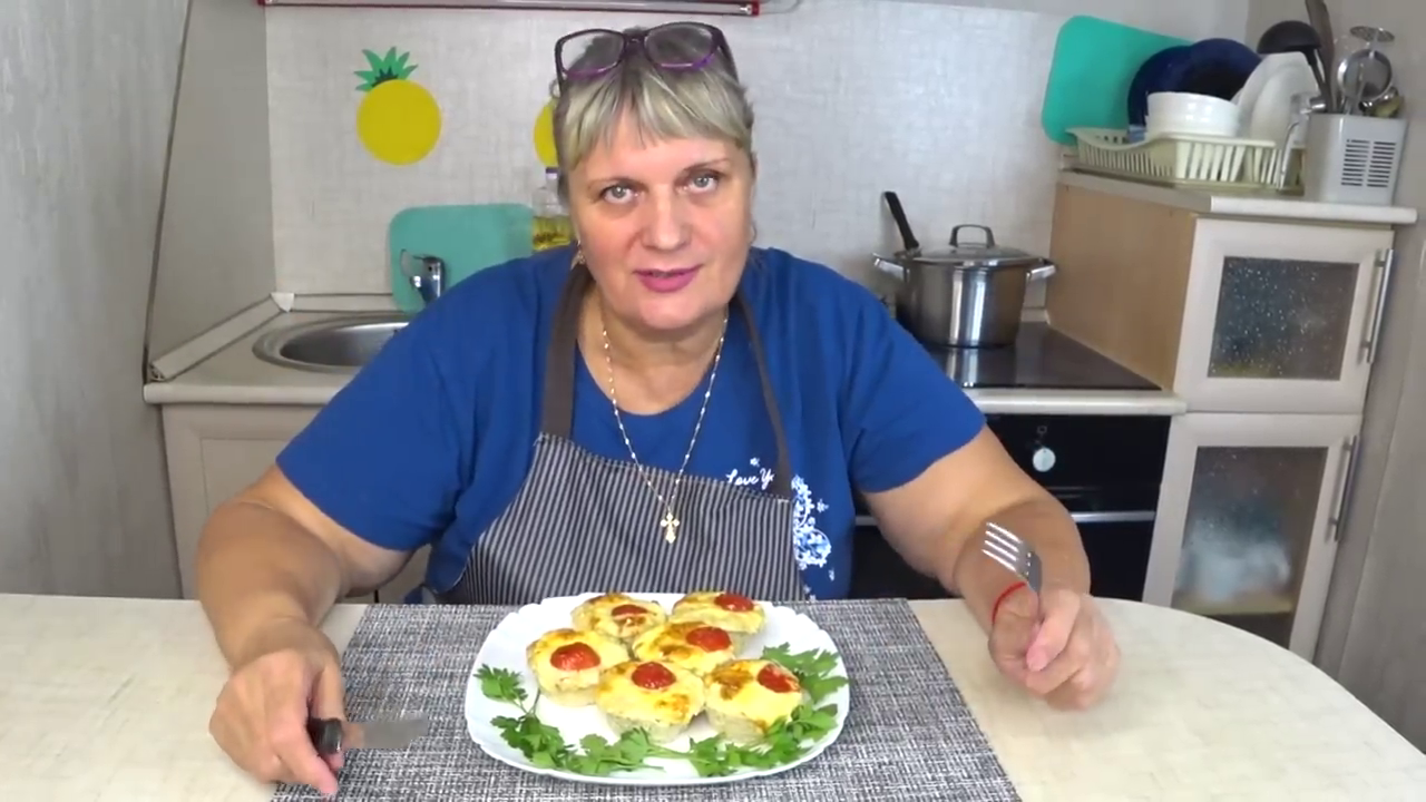 По быстрому на УЖИН что-то БЕЗУМНО вкусненькое Куриные кексы с сыром! Ну Оочень сочные куриные кексы смотреть онлайн