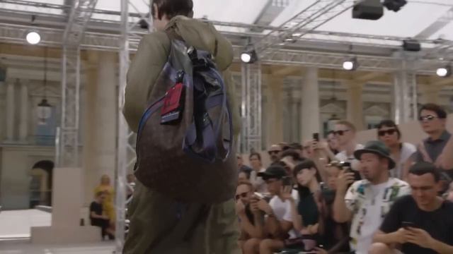Men's Spring-Summer 2018 Show | LOUIS VUITTON смотреть онлайн