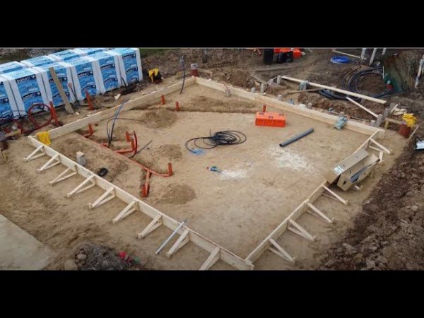 ОСНОВАНИЕ ПЛИТНОГО ФУНДАМЕНТА. ГОТОВИМ ПЕСЧАНУЮ ПОДУШКУ ПОД ФУНДАМЕНТ