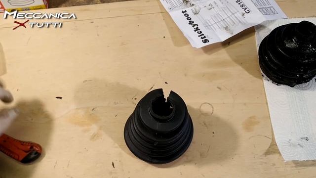 SOSTITUZIONE VELOCE DELLA CUFFIA DEL GIUNTO OMOCINETICO E RISPARMI UN SACCO DI SOLDI DI OFFICINA смотреть онлайн