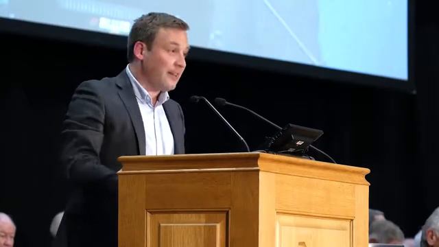 Standortbestimmung von AUNS-Präsident Lukas Reimann an der Generalversammlung 2018 смотреть онлайн