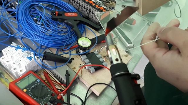 Как отрезать пластиковое стекло в домашних условиях смотреть онлайн