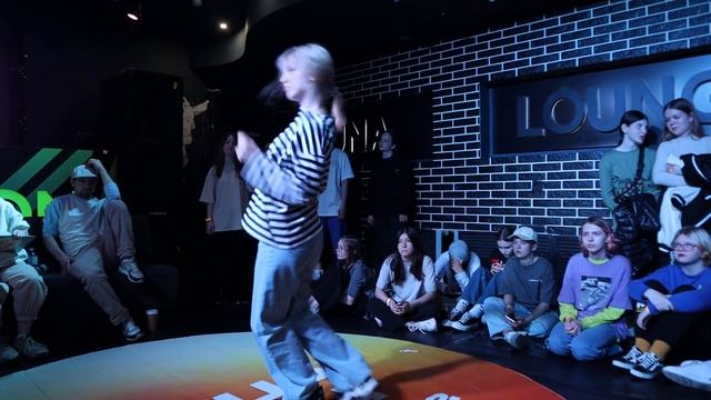 Катя Балакина vs. Катя Классен (win) | hip-hop beginners 1/8 final | ТАНЦЫ УЛИЦ 2022 смотреть онлайн