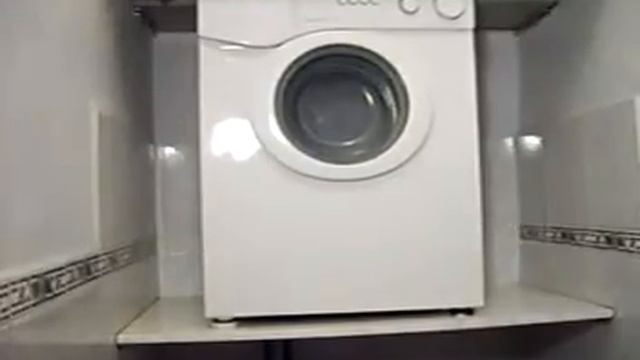 washing_spinning-400-800.avi смотреть онлайн