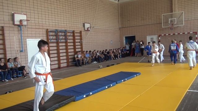 Акробатика. Показательные выступления . Школа № 224. 6 сентября 2016. смотреть онлайн