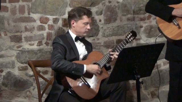 "Ах, как серебрится голова"- Юрий Тихомиров (вокал,гитара) и Николай Груничев(соло гитара) смотреть онлайн