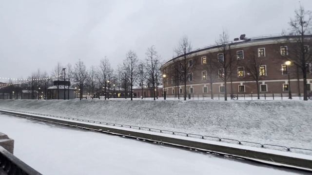 Коммунальная квартира с Питерским духом | Спальный район в центре СПБ | Дом 1756 года смотреть онлайн