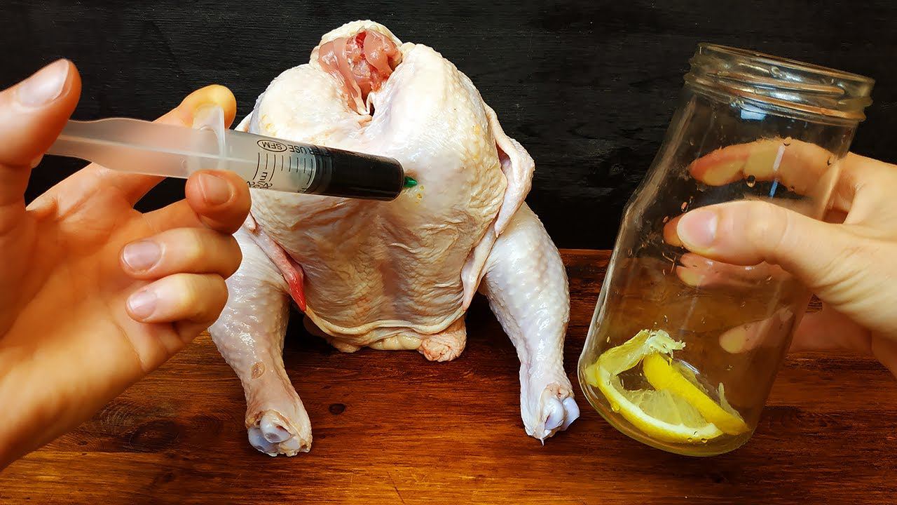 Сохраняйте рецепт сразу! СОЧНАЯ КУРИЦА БЕЗ МАРИНОВАНИЯ! А весь секрет в банке и шприце с соусом! смотреть онлайн