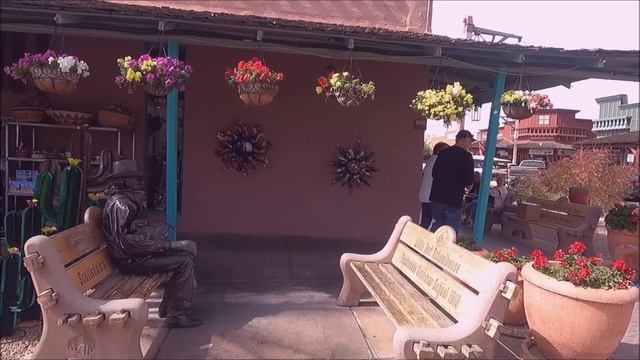 Bronze Cowboy's unique way of making memories! смотреть онлайн