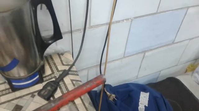 Hyundai Grand Starex.Замена гайки(болта), скобы крепления втулки стабилизатора. смотреть онлайн