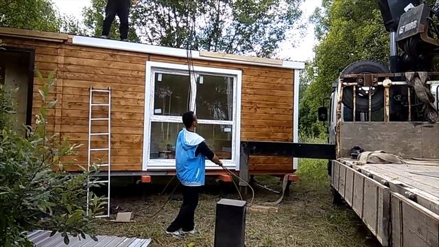 Бытовка на дачу с крыльцом. Фундамент сваи. смотреть онлайн