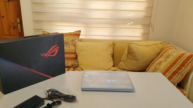 ASUS ROG STRIX G512LV-HN238-GAMING Laptop Kutu Açılımı - I7 10870H & RTX 2060 | 4K!