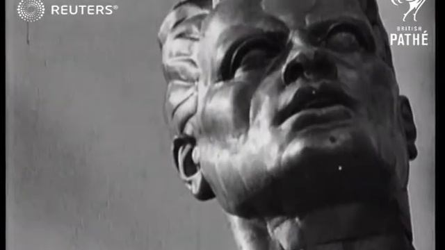 USSR: Giant statue ready for Paris Exhibition. (1937) смотреть онлайн