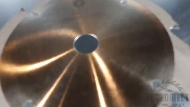 Пильный диск для циркулярной пилы с PCD-зубьями алмазного типа смотреть онлайн