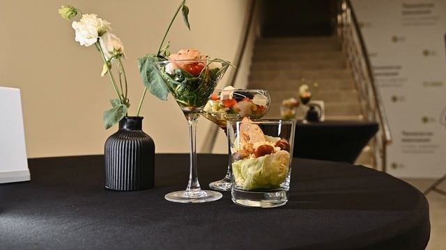 Фуршет от PICNIC CATERING на 100 персон на бизнес-конференции смотреть онлайн