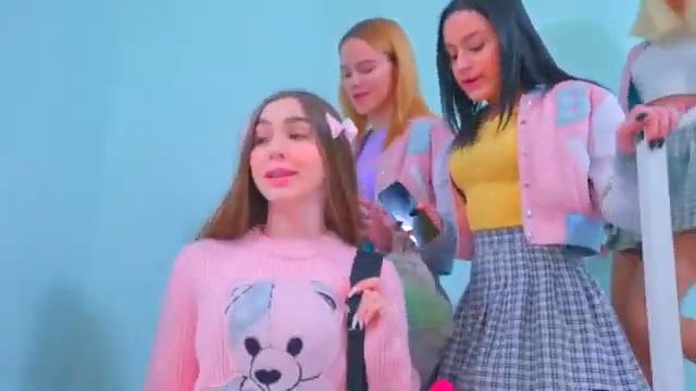 ДИАНА ХОЧЕТ ВЕРНУТЬ ОТНОШЕНИЕ СО СМАЙЛОМ!!! СМАЙЛ ЗАМУТИЛ С ЧЕРЛИДЕРШОЙ FROGS!!! смотреть онлайн