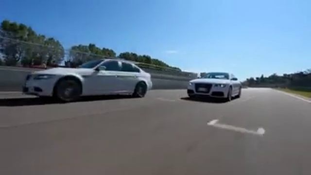 BMW M3 Vs AUDI RS5 смотреть онлайн