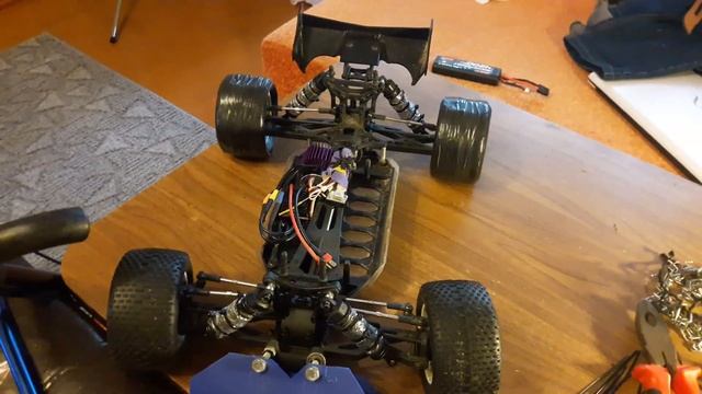 модель на радио управлении - делаем дрифт из оффроуда смотреть онлайн