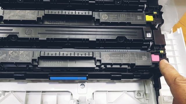 How to Replace Toner Cartridge on HP color LaserJet Printer Pro M254dw смотреть онлайн
