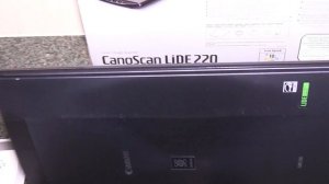 Canon CanoScan Lide 220 USB Compact Scanner unpack