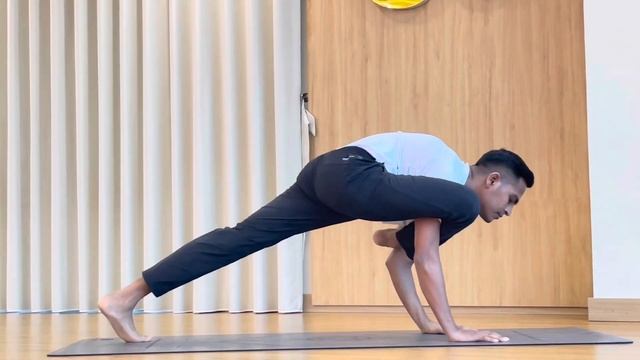 Hand Balance (for Strong Arm ?) #yogainspiration #yogalife #yogapractice #yogapose