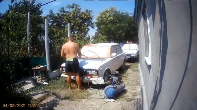 Первый раз ребята решили покрасить своё авто и что из этого получилось. смотреть онлайн