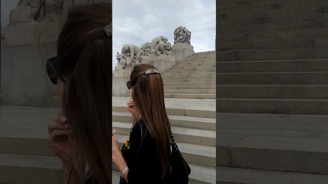 Монолит Густава Вигеланда в папке Осло Норвегия смотреть онлайн