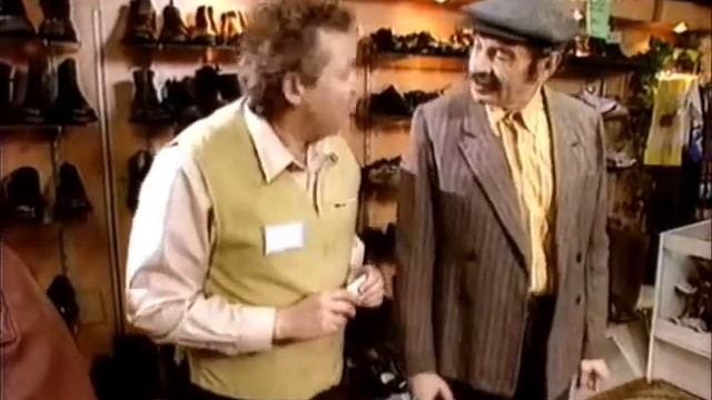 "Городок" - В обувном магазине смотреть онлайн