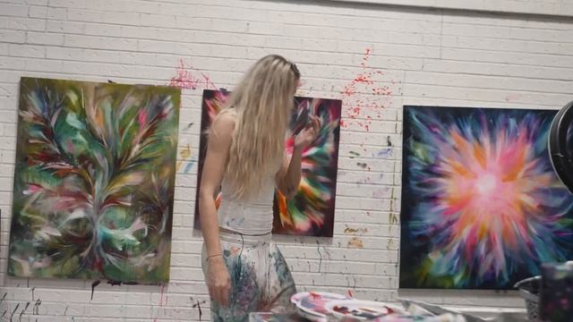 WATCHING PAINT DRY || SYDNEY EXHIBITION 'GROW' | SOPHIE TEA ART смотреть онлайн