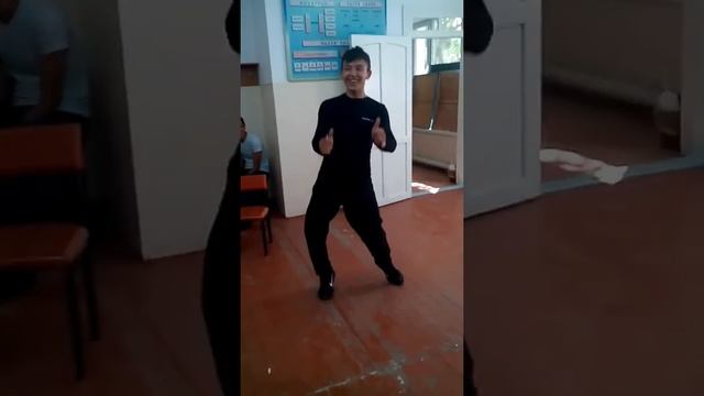 Танцор диско Тимати. Номер этого пацана 87789816775 смотреть онлайн