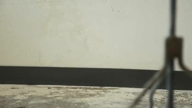 Видеоинструкция по применению наливных полов компании "Старатели" смотреть онлайн