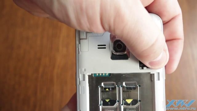 Как вставить SIM-карту в Samsung Galaxy J1 (2016) (XDRV.RU) смотреть онлайн