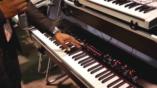 NAMM 2018 | NEW KORG Grandstage Stage Piano смотреть онлайн