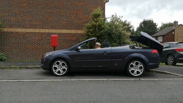 Ford Focus Convertible Roof Operation Demonstration