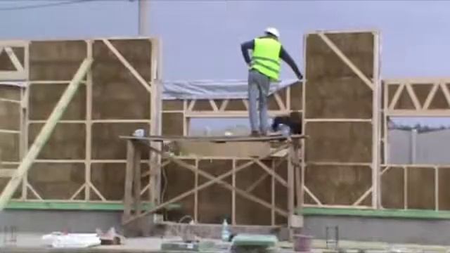 Технология строительства из спрессованной соломы в деревянном каркасе смотреть онлайн