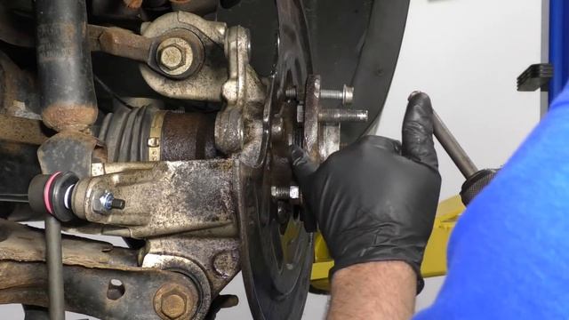 Is Your Car or Truck Wheel Hub Stuck? Tips on Getting it Loose! смотреть онлайн