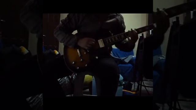 Arctic Monkeys-R U mine Guitar Cover!! смотреть онлайн