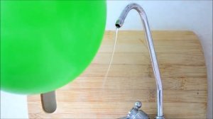 Опыт с водой и шариком