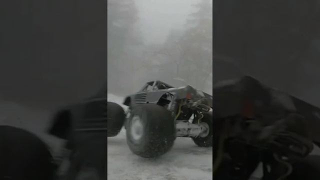 МОНСТР ТРАК смотреть онлайн