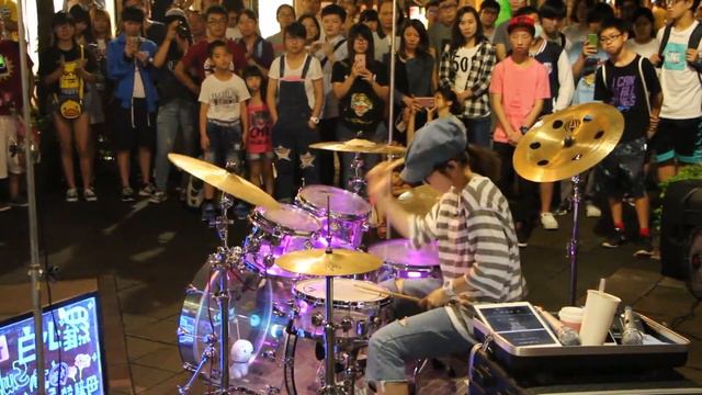 羅小白S. White-Turn It Up - Барабанщица-виртуоз из Тайваня.Amazing Girl Drummer смотреть онлайн