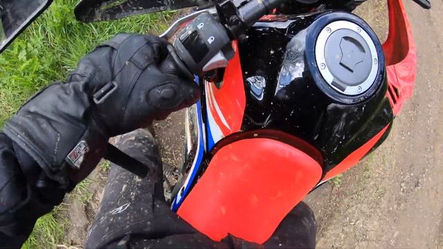 Riding Green lanes with The Lincs Local Laners and the Honda crf 300cc rally смотреть онлайн