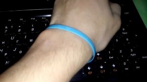 Как включить ноудбук без кнопки