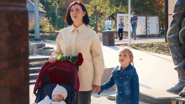 ВЛАДИМИР КУРСКИЙ - ИЗ ОКОПОВ ПРИВЕТ. В ПОДДЕРЖКУ РОССИЙСКОЙ АРМИИ. ХРАНИ ВАС БОГ БРАТЬЯ! смотреть онлайн