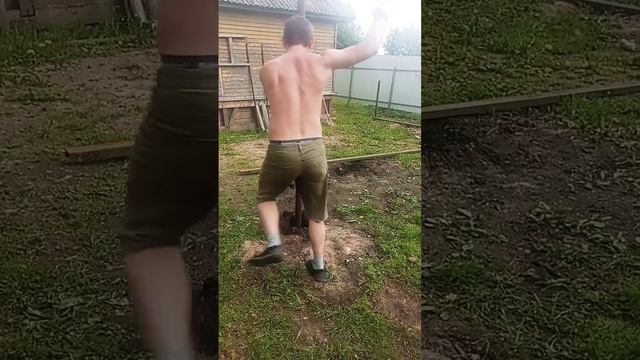 шок! как один человек вкручивает сваи ! смотреть онлайн