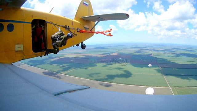 Прыжки с парашютом Ейск 27.05.2017 смотреть онлайн