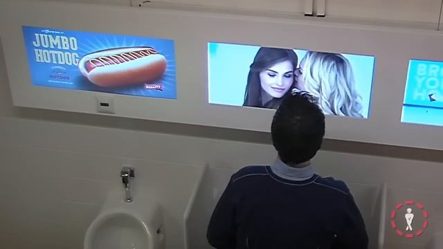 LG Ultra HD TV. Реклама LG шокировала мужчин в туалете - LG Advertise shocked men in the toilet смотреть онлайн