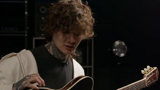 Tim Henson Showcases His Nylon Signature Ibanez TOD10N смотреть онлайн