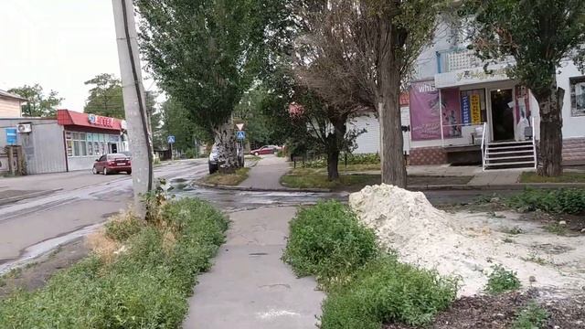 VLOG: СРОЧНО спасать ОГУРЦЫ мой первый УРОЖАЙ смотреть онлайн