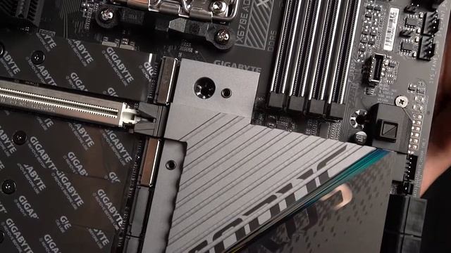 Unboxing X670E AORUS MASTER? Power up für AM5 смотреть онлайн